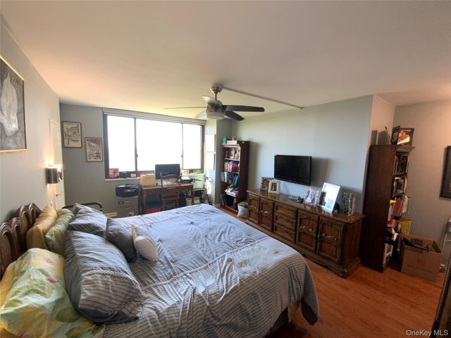 27010 Grand Central Parkway 23B, Floral Park, NY 11005