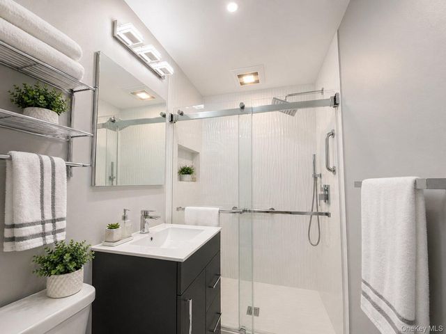 27010 Grand Central Parkway 23B, Floral Park, NY 11005