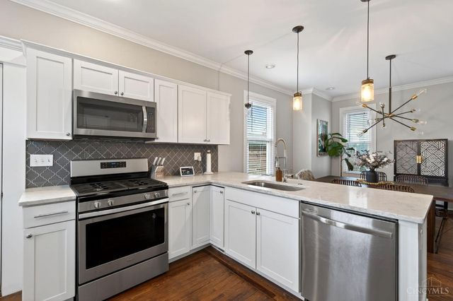 2242 Ivy Avenue, Cincinnati, OH 45208