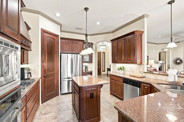 5040 Monroe Court, Midlothian, TX 76065