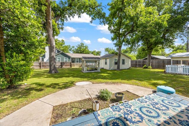 1223 Cecelia ST, Taylor, TX 76574