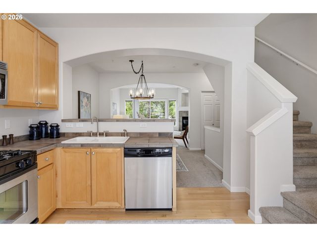 8600 Sw 147TH Ter 102, Beaverton, OR 97007