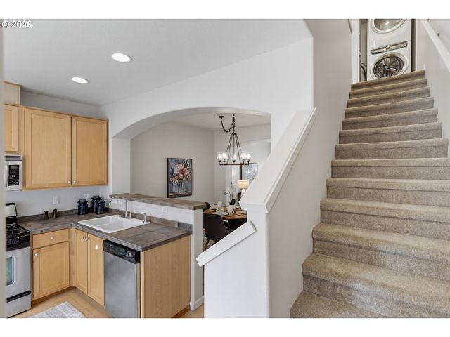 8600 Sw 147TH Ter 102, Beaverton, OR 97007