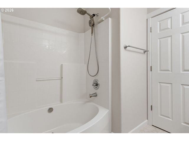 8600 Sw 147TH Ter 102, Beaverton, OR 97007