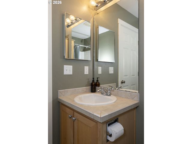 8600 Sw 147TH Ter 102, Beaverton, OR 97007