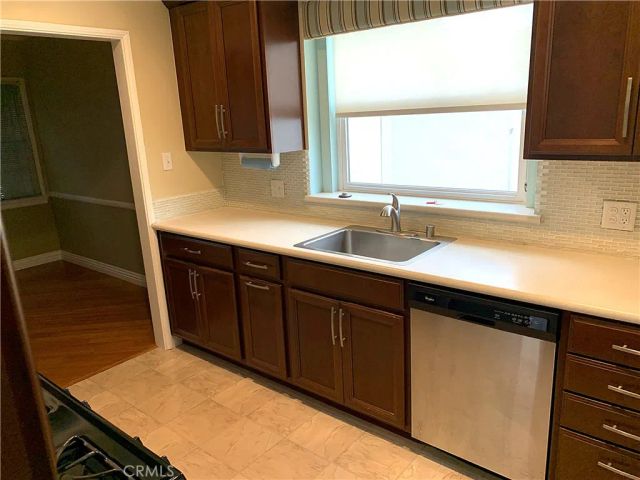 18823 Chase, Northridge, CA 91324