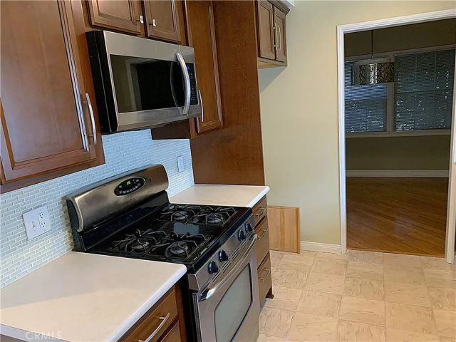 18823 Chase, Northridge, CA 91324