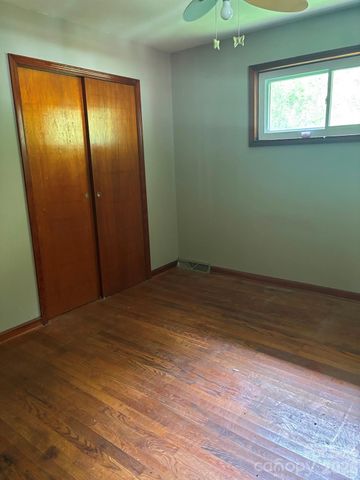 637 Toe Cane Road, Bakersville, NC 28705