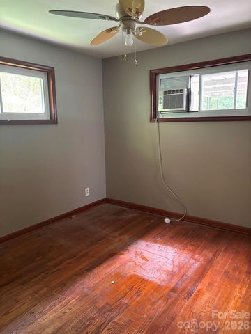 637 Toe Cane Road, Bakersville, NC 28705
