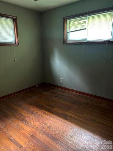 637 Toe Cane Road, Bakersville, NC 28705