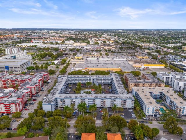1655 W 44th Place 448, Hialeah, FL 33012