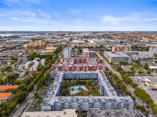 1655 W 44th Place 448, Hialeah, FL 33012