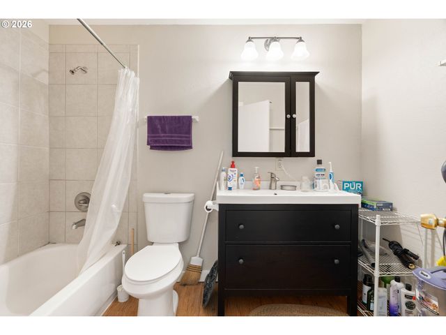 7245 Ne PRESCOTT St, Portland, OR 97218