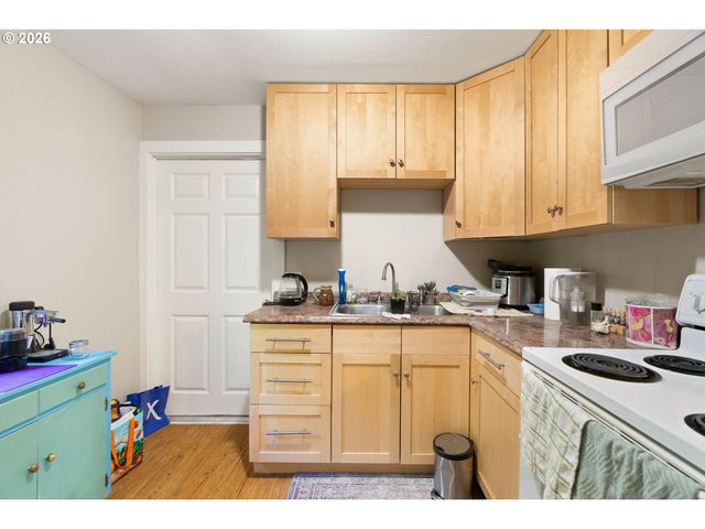 7245 Ne PRESCOTT St, Portland, OR 97218