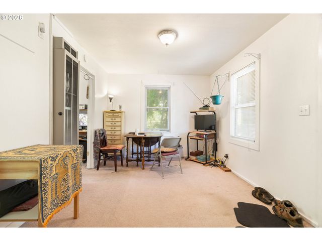 7245 Ne PRESCOTT St, Portland, OR 97218