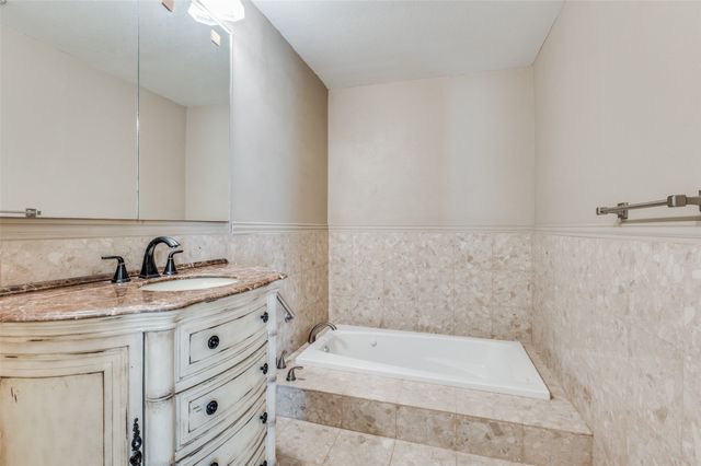 630 NW 11th Street, Grand Prairie, TX 75050