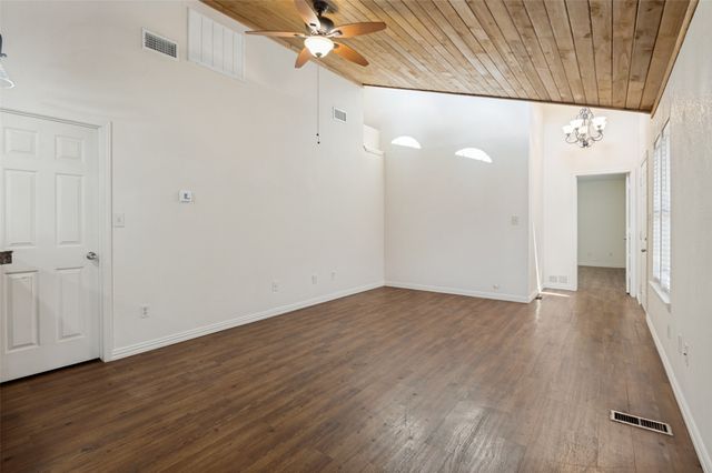 630 NW 11th Street, Grand Prairie, TX 75050