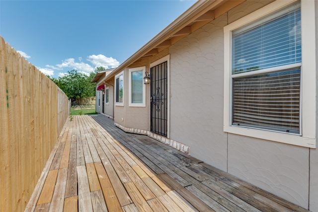 630 NW 11th Street, Grand Prairie, TX 75050