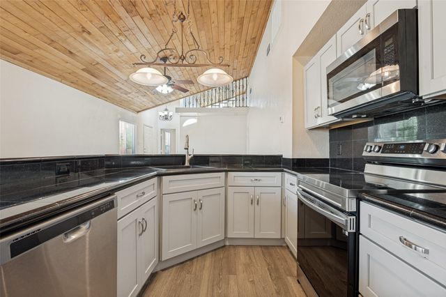 630 NW 11th Street, Grand Prairie, TX 75050
