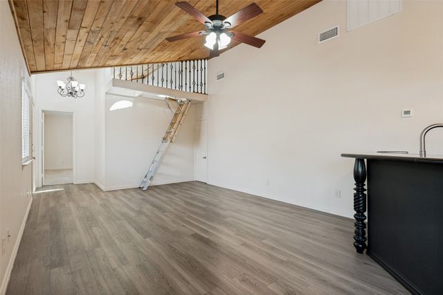 630 NW 11th Street, Grand Prairie, TX 75050