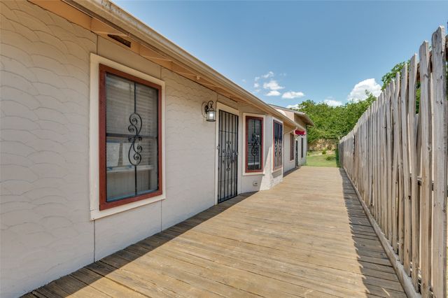 630 NW 11th Street, Grand Prairie, TX 75050