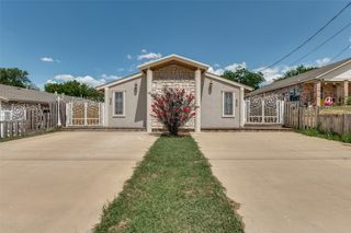 630 NW 11th Street, Grand Prairie, TX 75050
