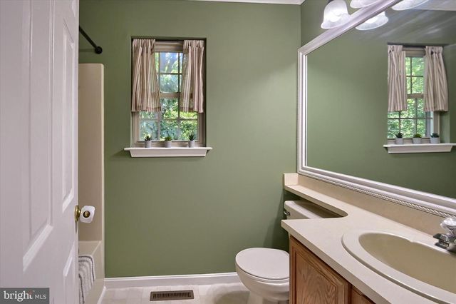 1428 TIMBER CHASE DR, Mechanicsburg, PA 17050
