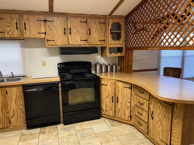 112 Village Ct., Murrells Inlet, SC 29576