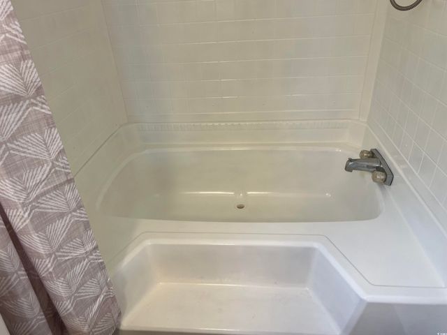 112 Village Ct., Murrells Inlet, SC 29576