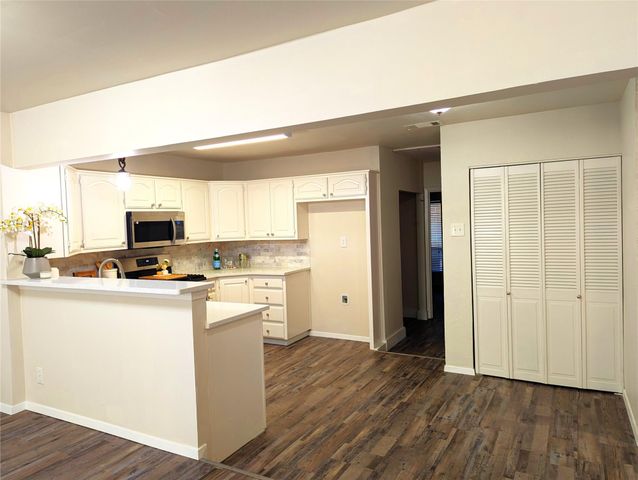 142 Price Drive, Lewisville, TX 75067