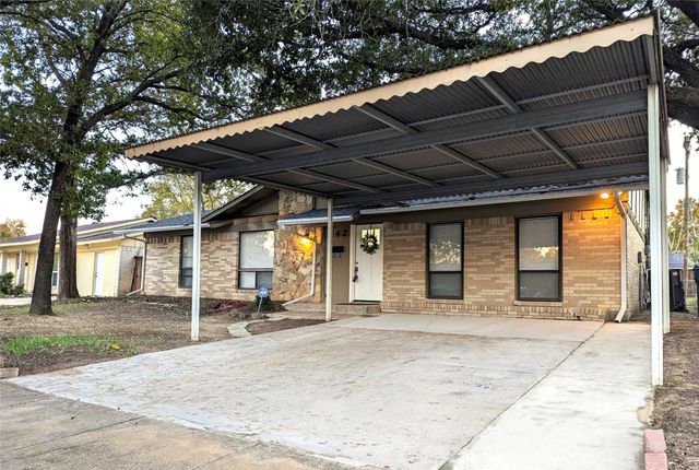 142 Price Drive, Lewisville, TX 75067