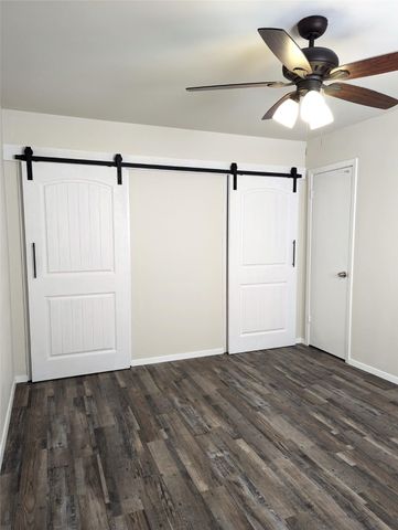 142 Price Drive, Lewisville, TX 75067