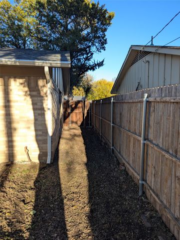 142 Price Drive, Lewisville, TX 75067