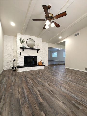 142 Price Drive, Lewisville, TX 75067