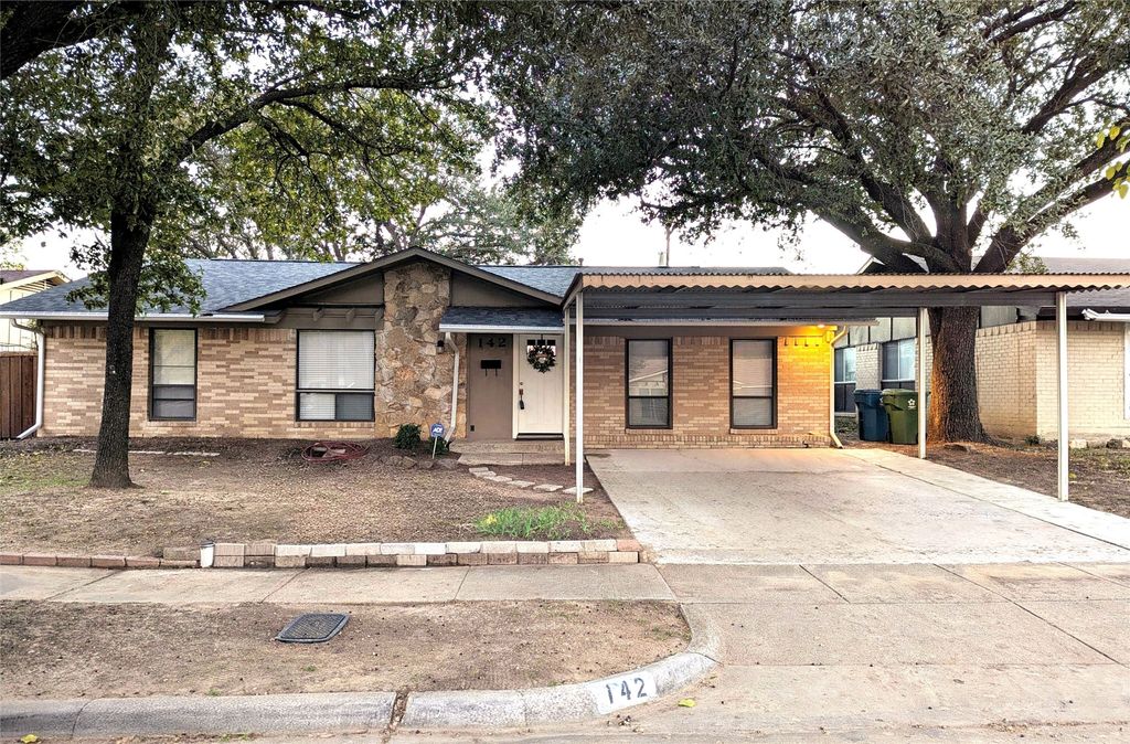 142 Price Drive, Lewisville, TX 75067