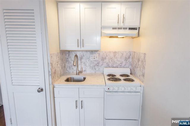 601 Fairview Avenue, Fairview, NJ 07022