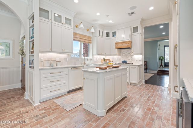 307 Englewood Drive, Lafayette, LA 70503