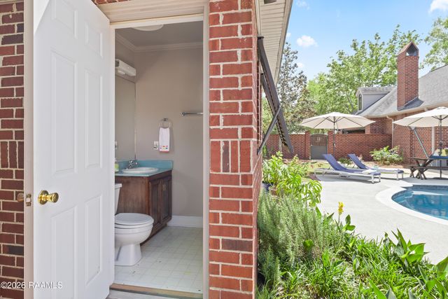 307 Englewood Drive, Lafayette, LA 70503