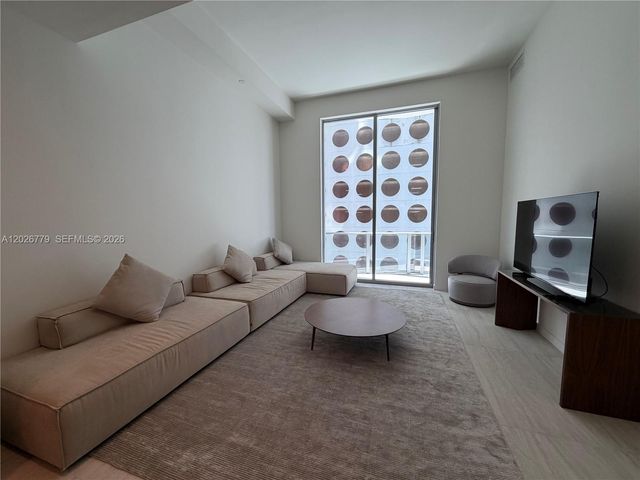 77 SE 5th St 407, Miami, FL 33131