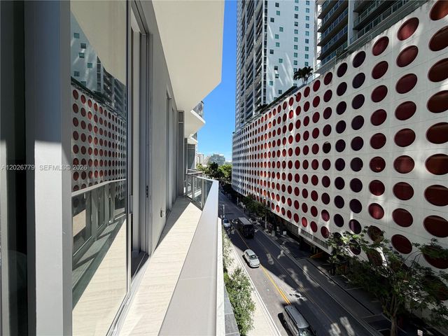 77 SE 5th St 407, Miami, FL 33131