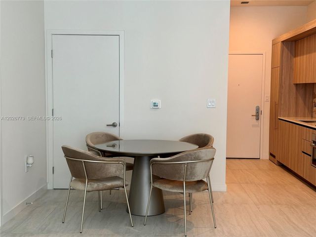 77 SE 5th St 407, Miami, FL 33131