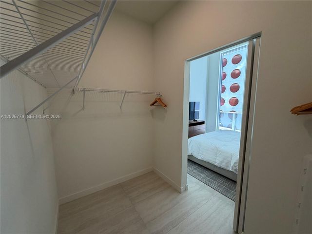 77 SE 5th St 407, Miami, FL 33131