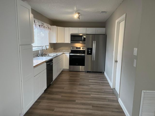 2122 SE Heathwood Circle, Port St. Lucie, Port St Lucie, FL 34952