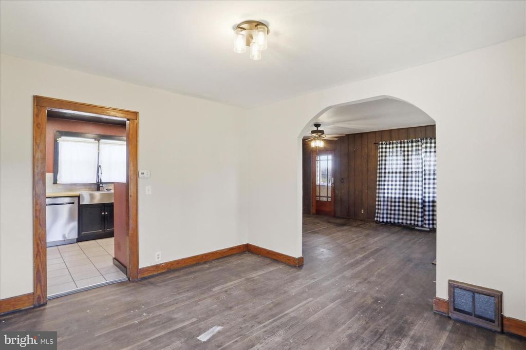 Image 13 of property listing at 14510 UHL HWY SE, Cumberland, MD 21502