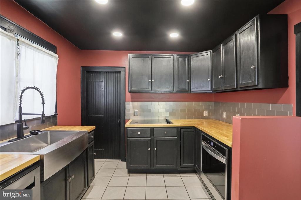 Image 16 of property listing at 14510 UHL HWY SE, Cumberland, MD 21502