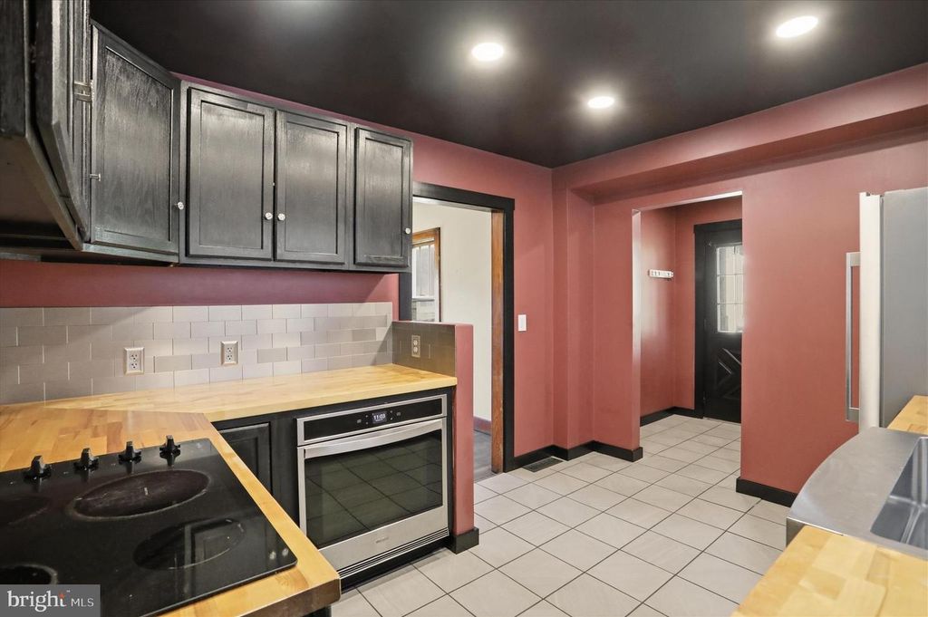 Image 18 of property listing at 14510 UHL HWY SE, Cumberland, MD 21502