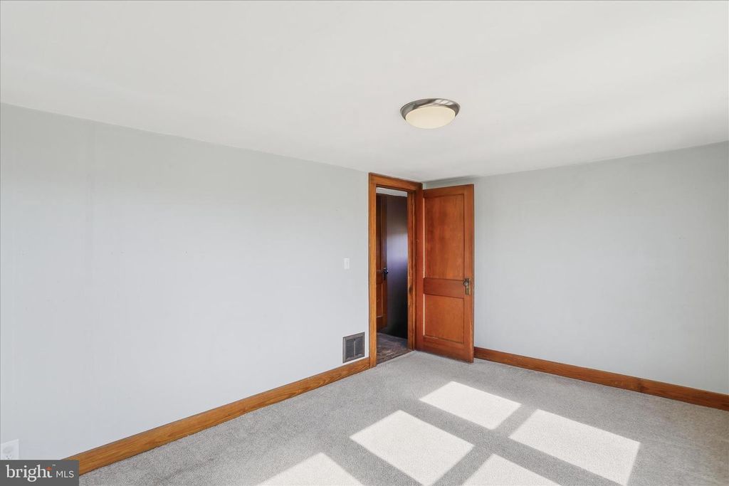 Image 22 of property listing at 14510 UHL HWY SE, Cumberland, MD 21502