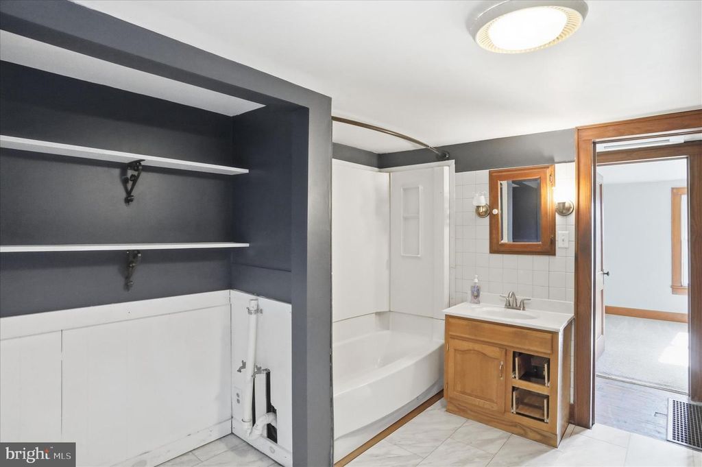 Image 26 of property listing at 14510 UHL HWY SE, Cumberland, MD 21502