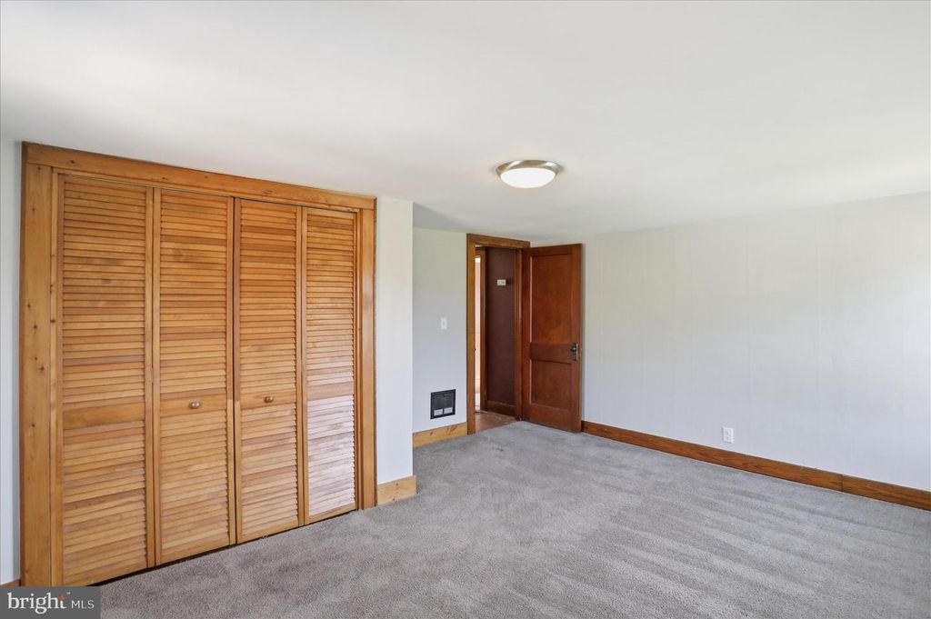 Image 27 of property listing at 14510 UHL HWY SE, Cumberland, MD 21502