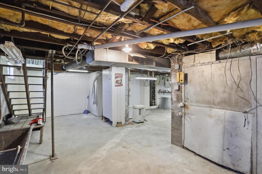 Image 31 of property listing at 14510 UHL HWY SE, Cumberland, MD 21502